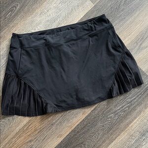 (14) Under Armour athletic skirt